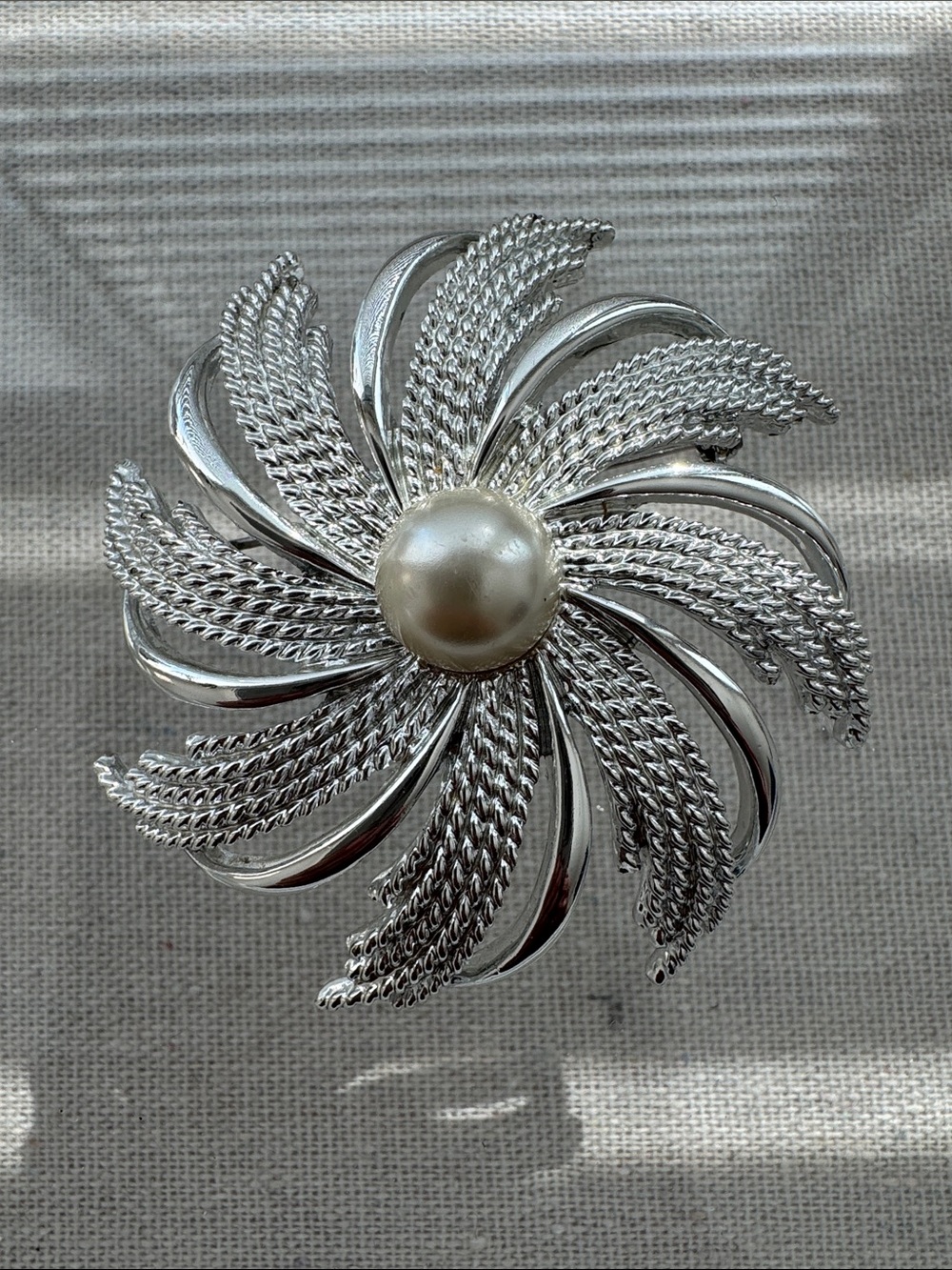 Sarah Coventry Silvery Starburst (Pinwill) Brooch - 1960s.